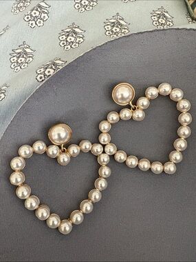 Pearl Heart Drop Earrings - White Pearlescent Gold Trim